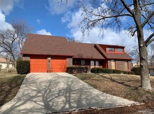 7100 E 70th St, Kansas City, MO 64133