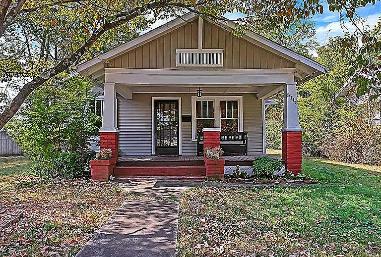 3115 Pacific St — Photo 2