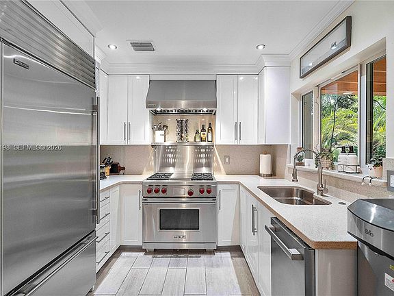 4th image of 705 SW 8th Ave