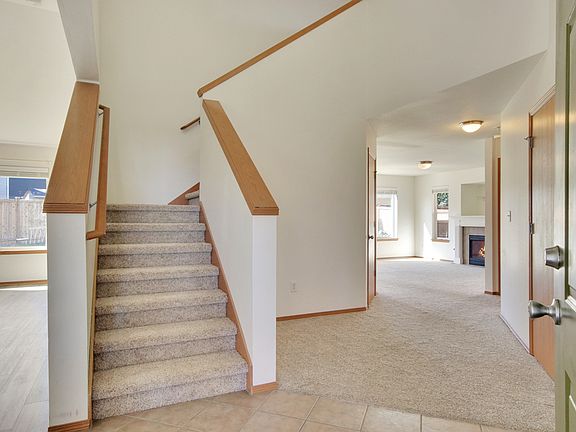 3rd image of 18710 111th Avenue Ct E