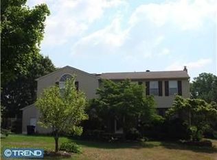 1654 Bishop Wood Blvd E, Harleysville, PA 19438