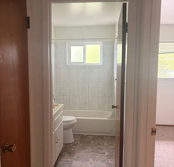 230 Felix St #F — Photo 2
