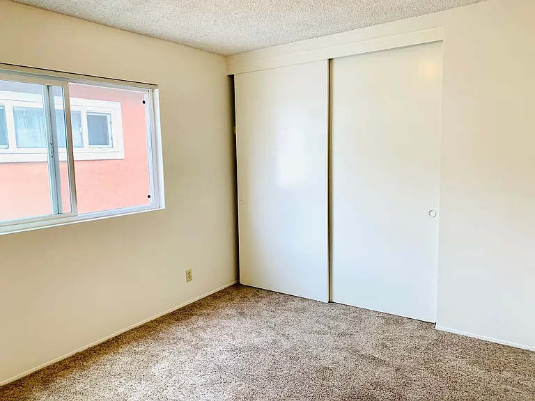 Live in Mission Beach Right by the Water! 2BD/1BA Top Floor Apartment w/ Parking! Only $2,895/mo — Photo 14