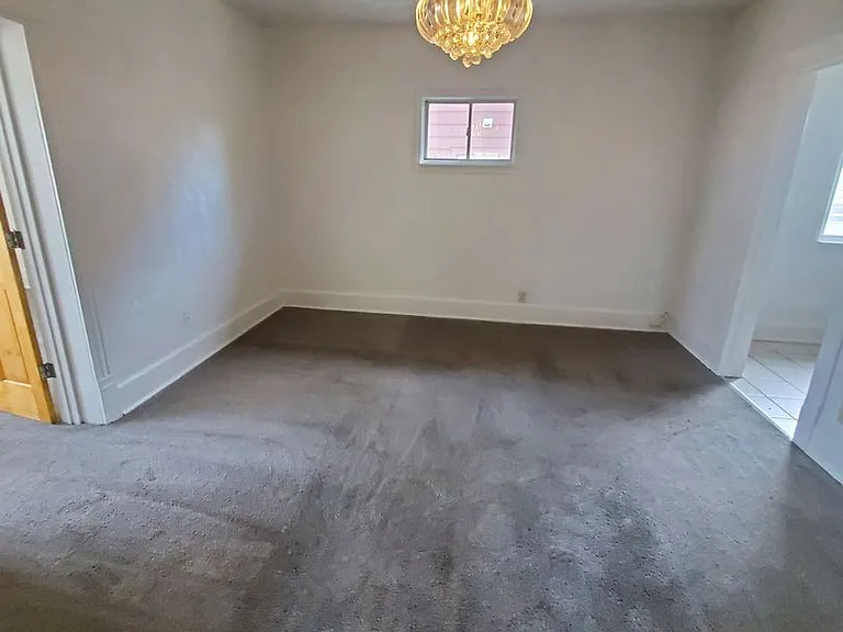 519-521 W Keefe Ave. (Duplex) — Photo 8