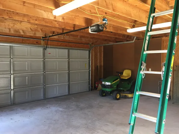 10674 Redland Rd, Tallassee, AL 36078