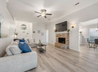 1617 Arbor Ridge Dr, Fort Worth, TX 76112