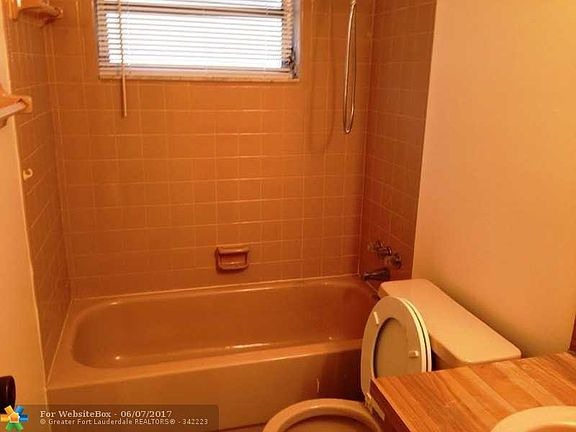 4th image of 8380 NW 27th Pl