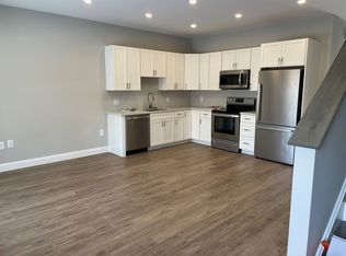 4253 Shelburne Rd APT 10, Shelburne, VT 05482