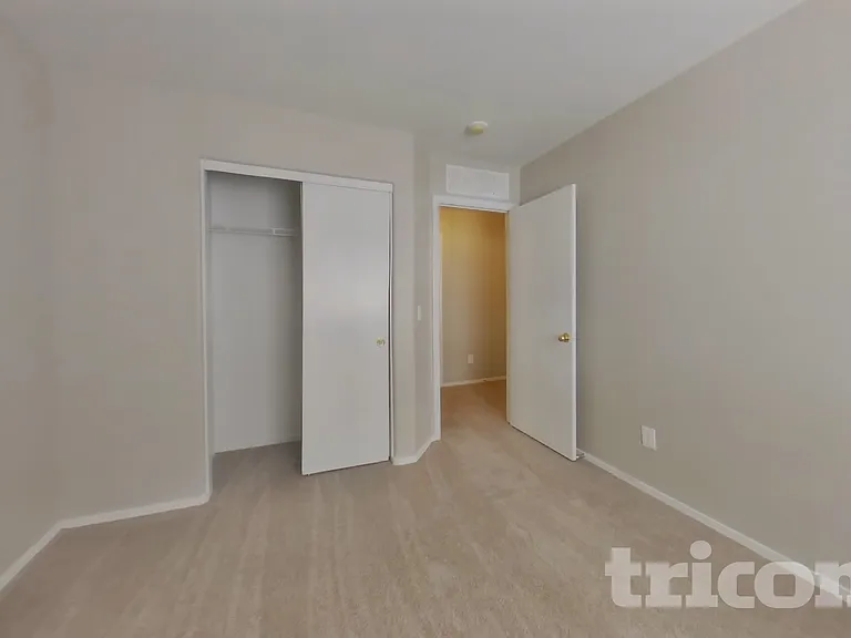 4846 N 113th Dr — Photo 11