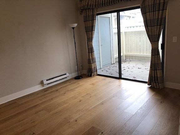 2nd image of 23 Lakeshore Ct #23