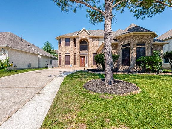 3rd image of 406 Colony Lake Estates Dr