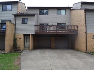 304 Guys Run Rd, Akron, OH 44319