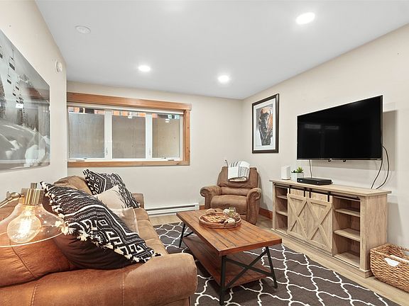 4th image of 820 Columbine Rd #20