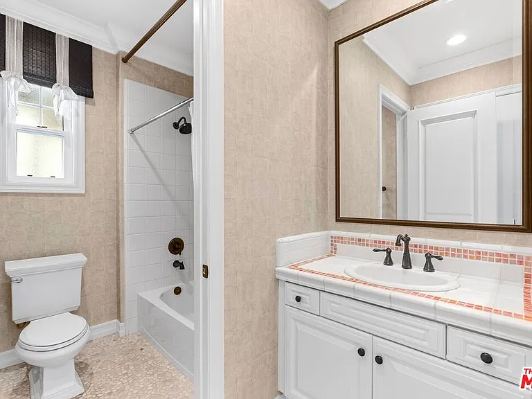 7391 Coastal View Dr — Photo 21