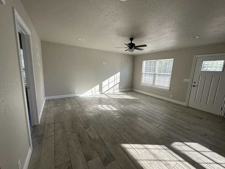 615 S High Ave #A — Photo 2