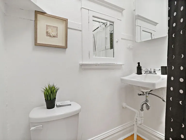 5220 N. Clark Street — Photo 12