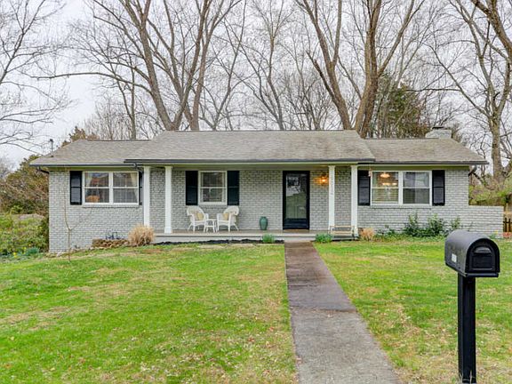 2nd image of 9012 Carlton Cir