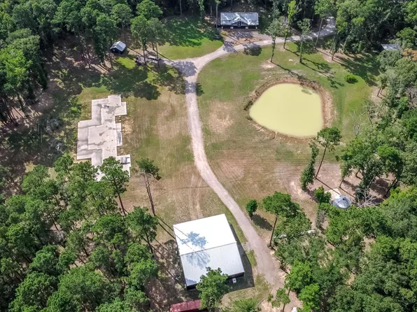 6409 Medley Rd, New Waverly, TX 77358