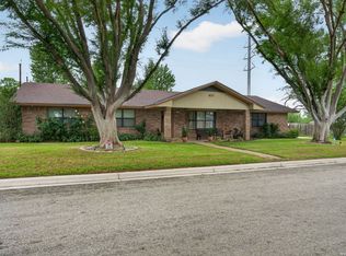 623 OAKLAND AVE, Gonzales, TX 78629