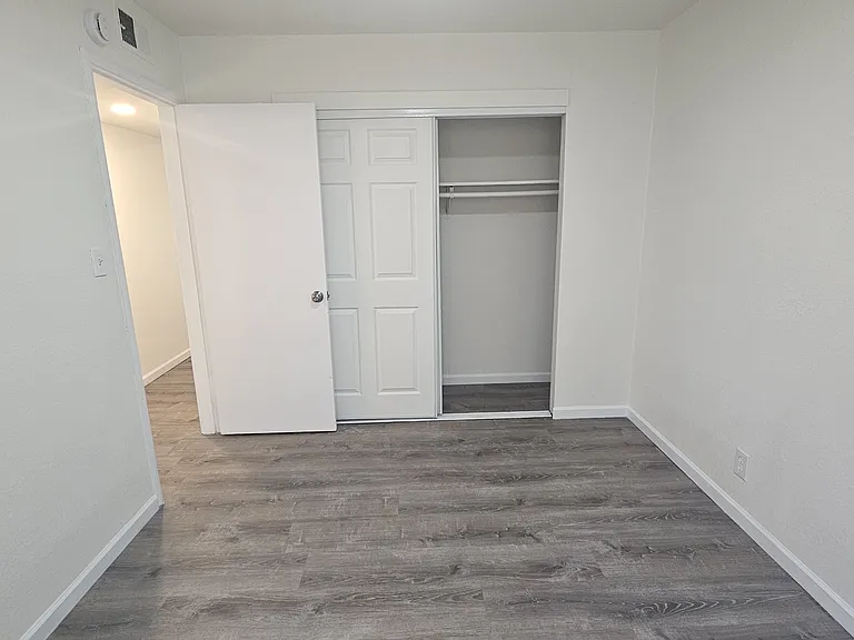 4101 Porter St #6 — Photo 12