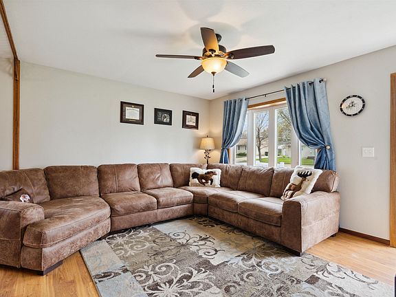 5th image of 2101 Valley Park Dr