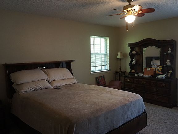 4th image of 1702 Rock Creek Dr