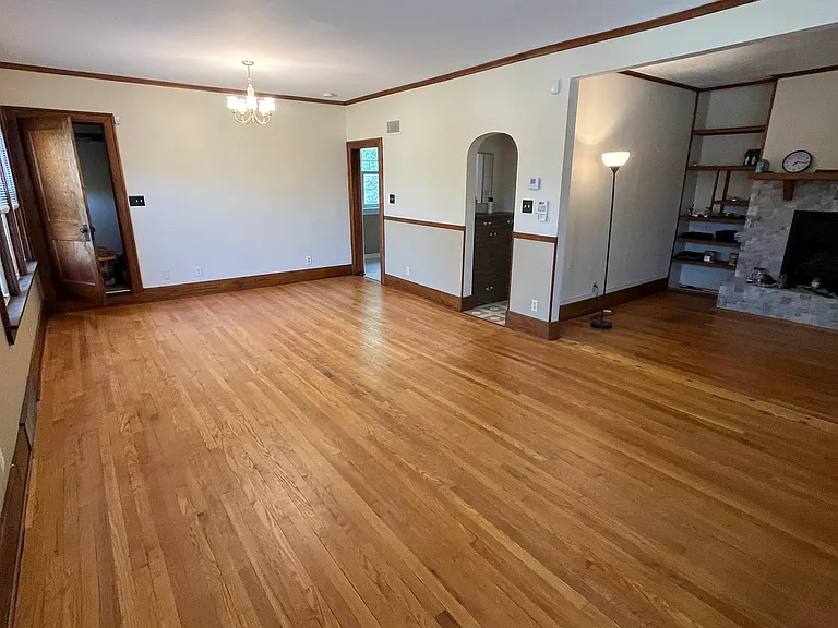 1021 N 47th Ave — Photo 4