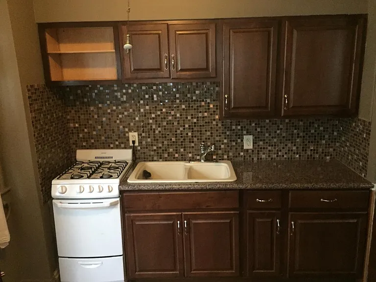 17 E Como Ave — Photo 4