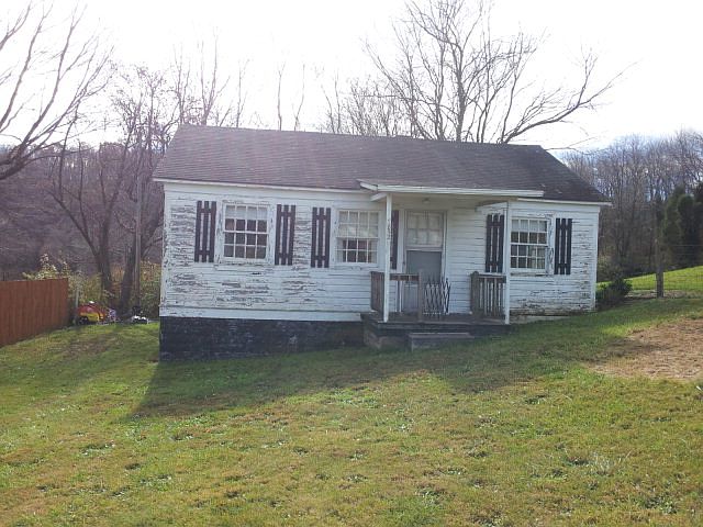 2nd image of 7852 Lee Hwy