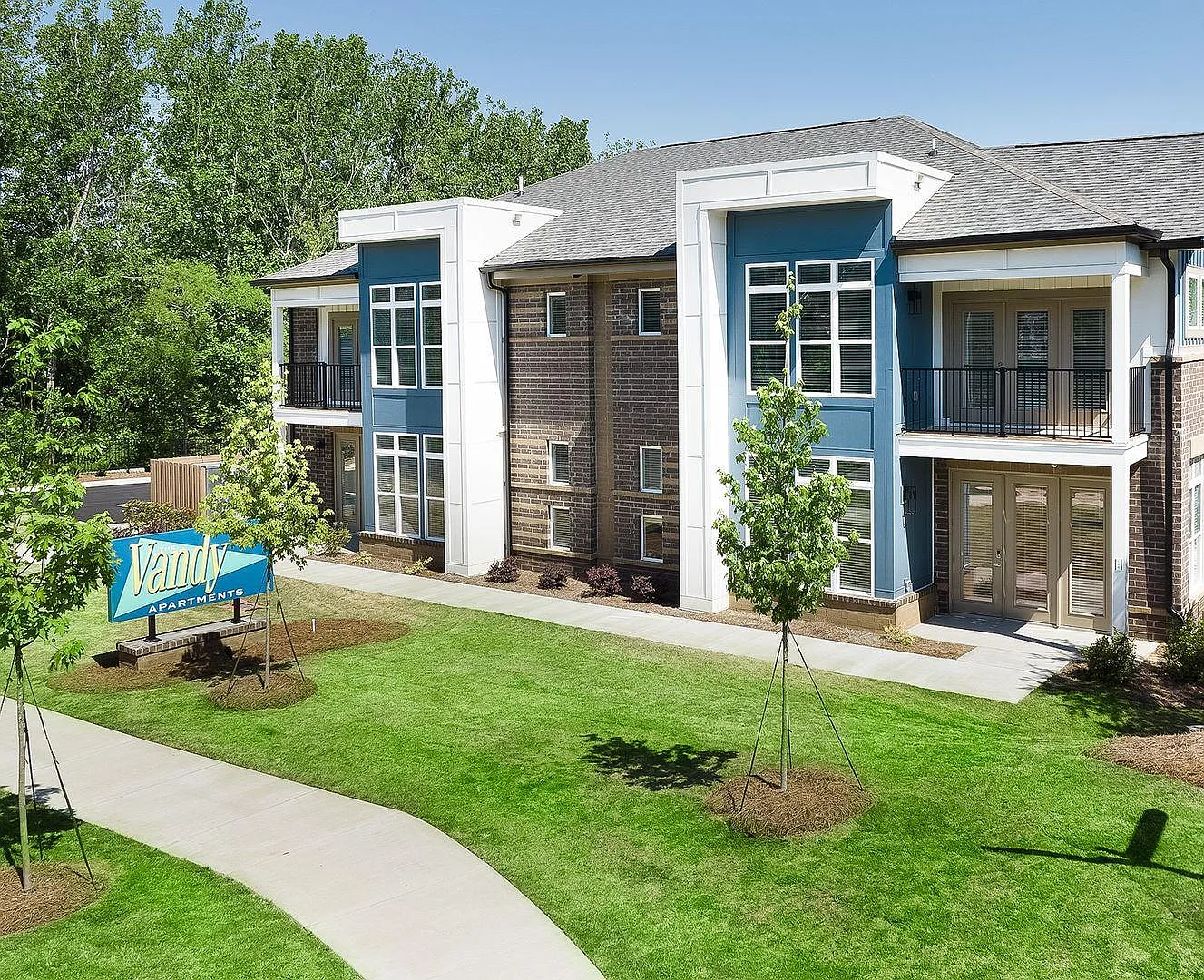 The Vandy Apartments — Photo 1