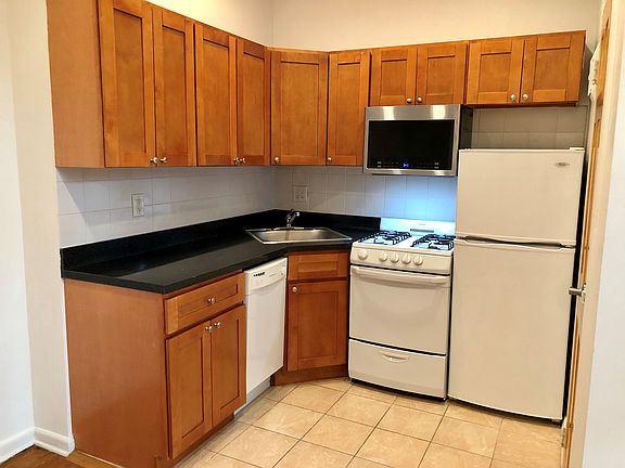 4th image of 330 W 85th St APT 4F