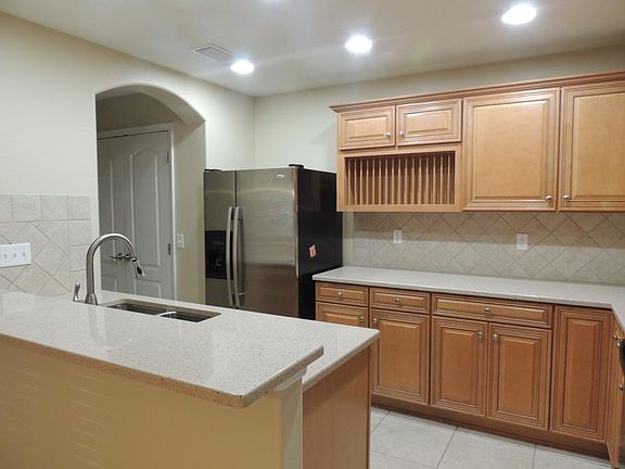 2nd image of 10912 Kensington Park Ave