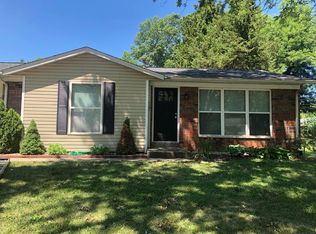 707 Galahad Ln, Troy, IL 62294