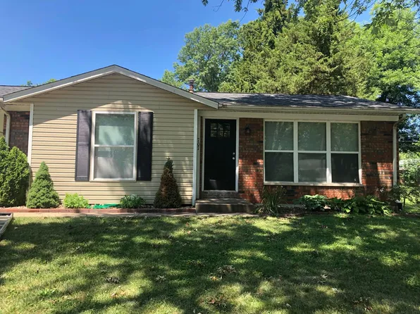 707 Galahad Ln, Troy, IL 62294