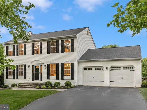 1106 Village Gate Ct, Mount Airy, MD 21771