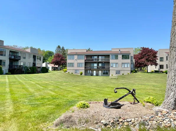 7214 2nd St, Lakeport, MI 48059