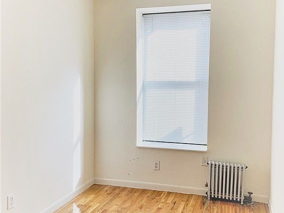 4th image of 2852 35th St APT 3