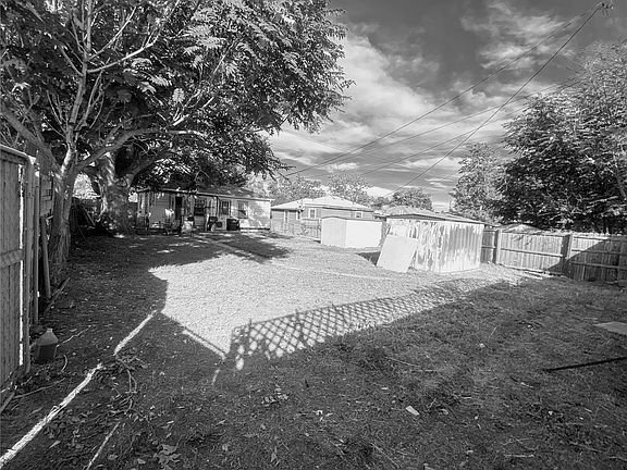 4th image of 4402 Saint Paul St
