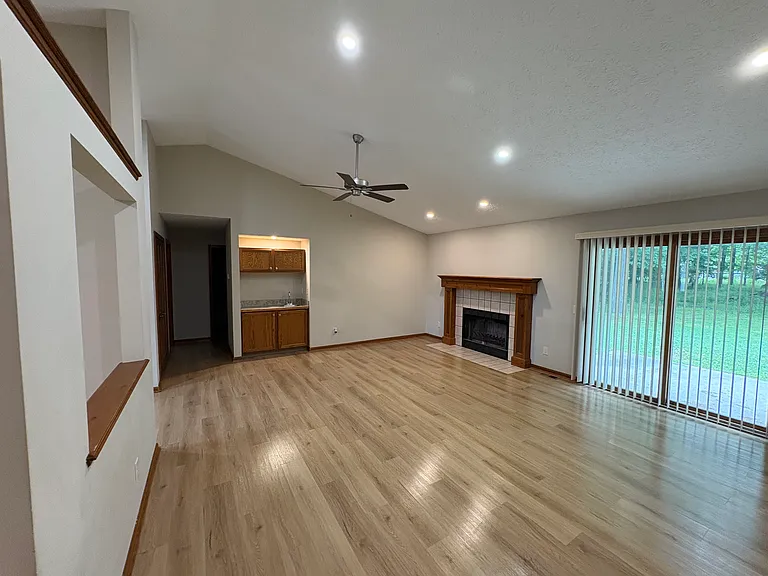 7017 Fry Rd — Photo 2