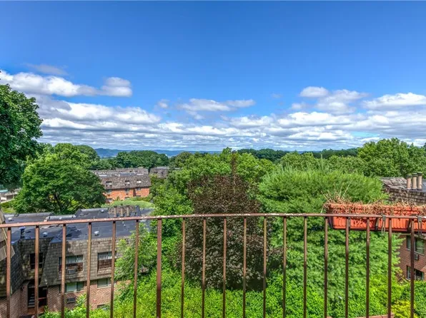 10 Briarcliff Drive S #11, Ossining, NY 10562