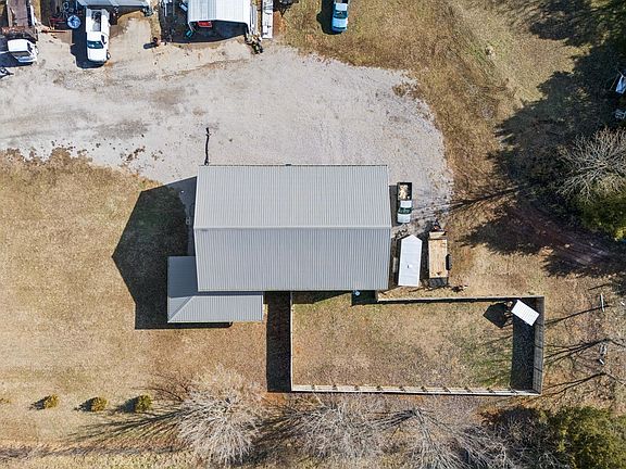 2nd image of 3228 Mount Tabor Rd