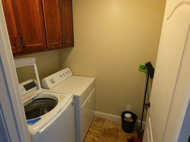8115 Mountain Crest Dr — Photo 13
