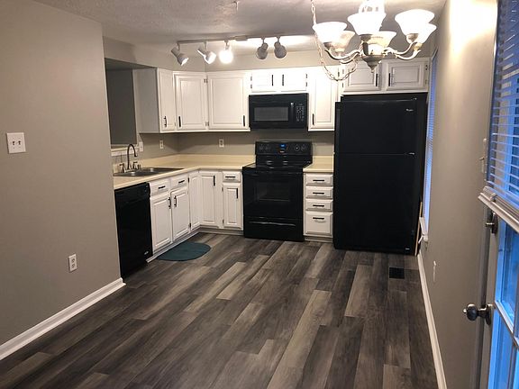 3rd image of 1327 Germander Dr