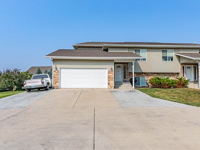2009 Koch Dr, Bismarck, ND, 58503