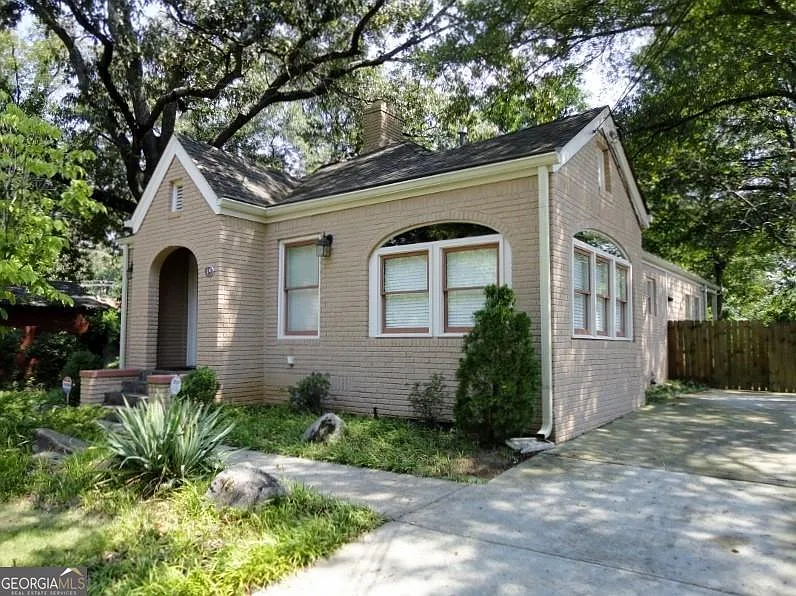 3 bed, 2.0 bath, 1782 sqft, $3,100 — Photo 4