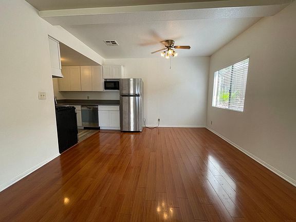 3rd image of 1385.5 E Villa St