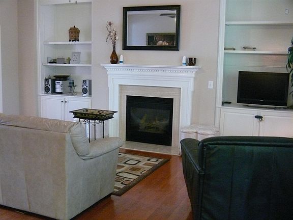 5th image of 205 Aspenwood Ln