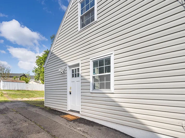 285 Manassas Dr — Photo 14
