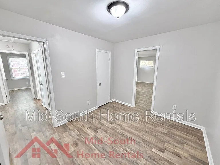 3040 S Edgeware Rd — Photo 19