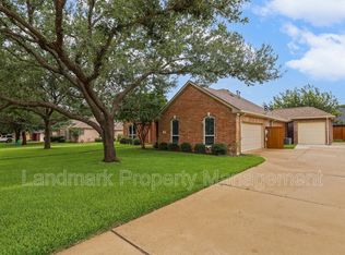1612 Twin Oaks Dr, Cleburne, TX 76033